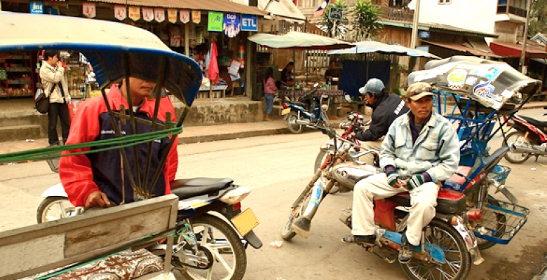 Sustainable urban tourism through low carbon initiatives: Experiences from Hue and Chiang Mai